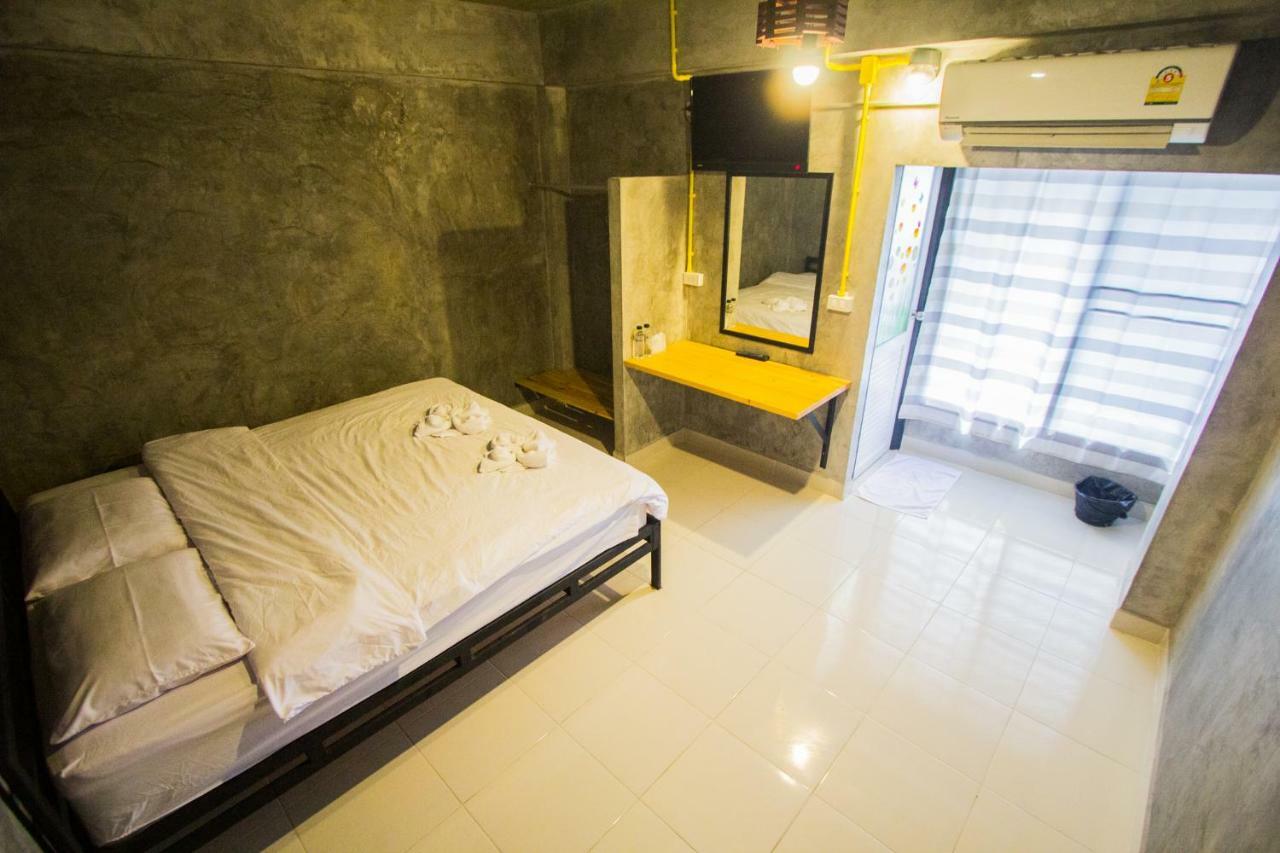 The Sky Loft Hotel Pathum Thani Exterior foto